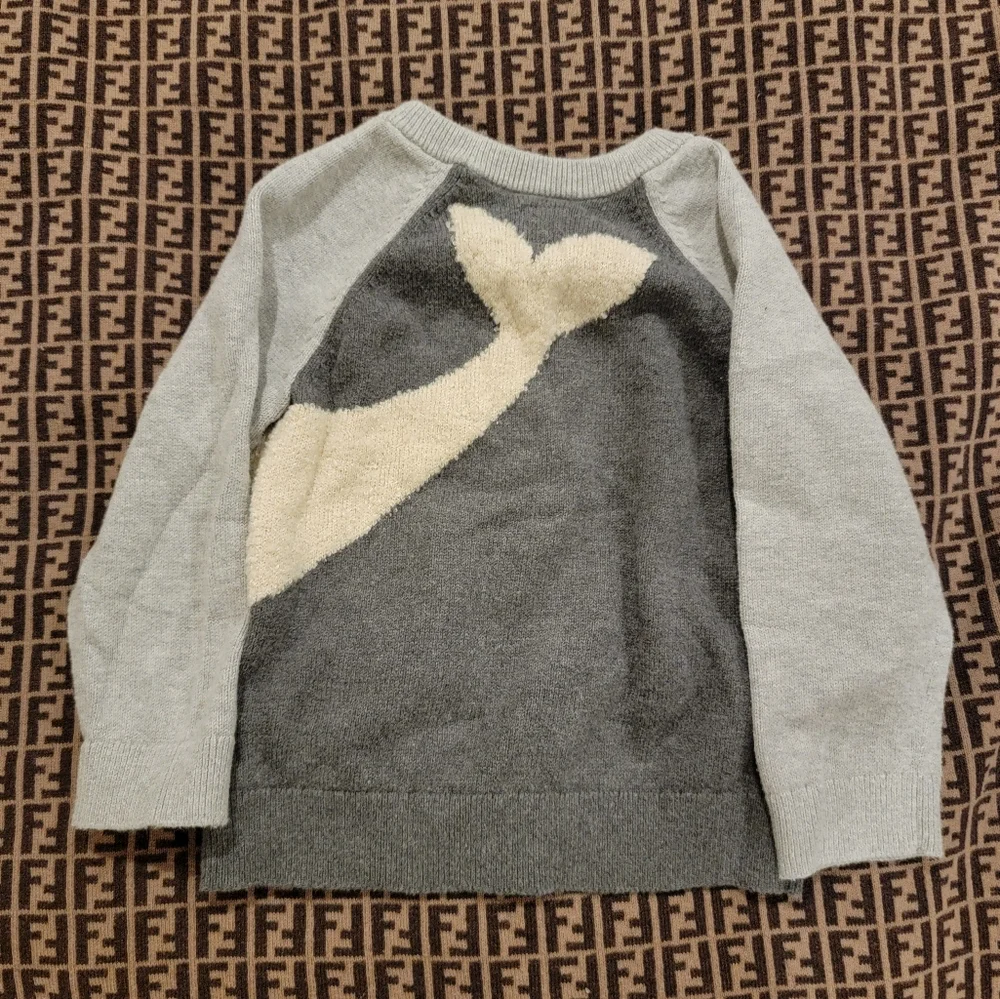 Baby gap whale sweater in grey Norwal Beluga graphic sweater so cute 18-24 month
